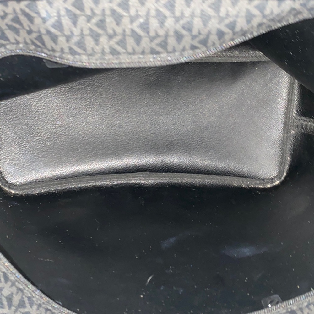 ***AUTHENTIC MICHAEL KORS BLACK TOTE BAG 🖤🖤🖤*** - Picture 8 of 13